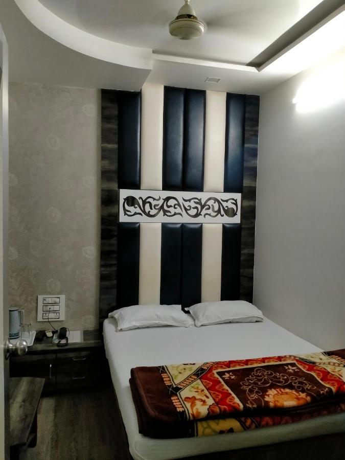 Hotel Broadway Colaba Mumbai Exterior foto